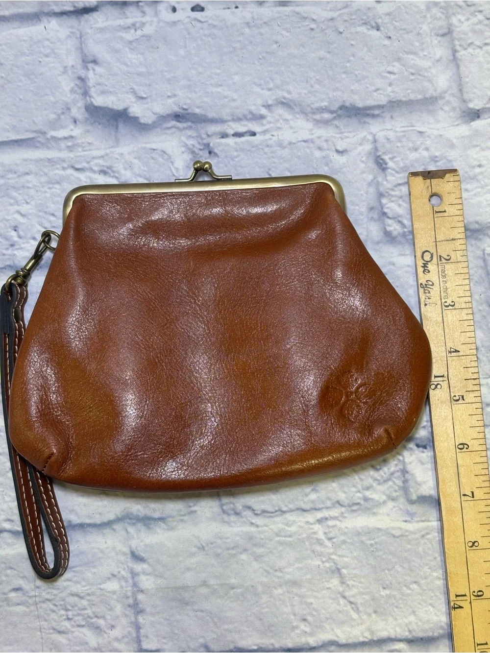 Patricia Nash Savena Kiss-Lock Leather Wristlet Suede Interior Detachable Strap